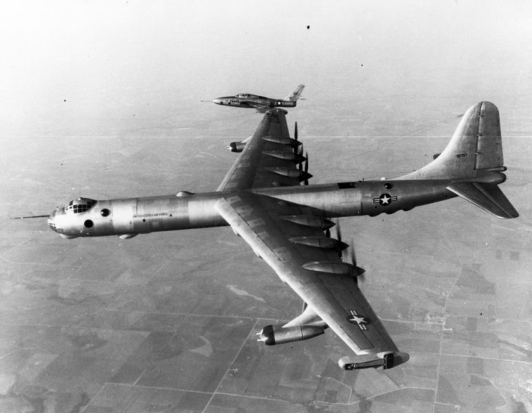 B-36 i F-84F Thunderstreak