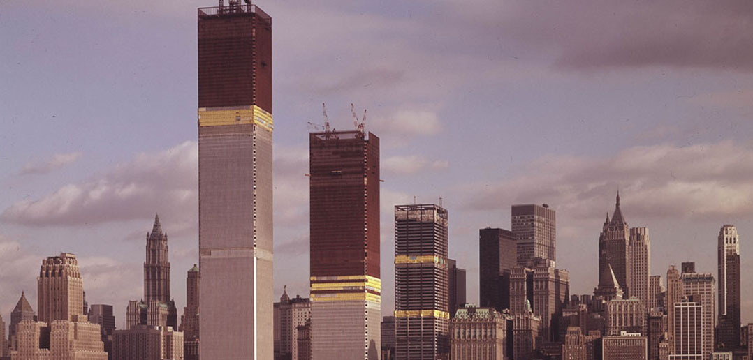 Wieże World Trade Center podczas budowy
