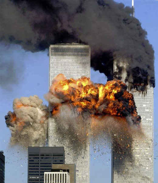 Moment uderzenia drugiego samolotu w południową wieże WTC