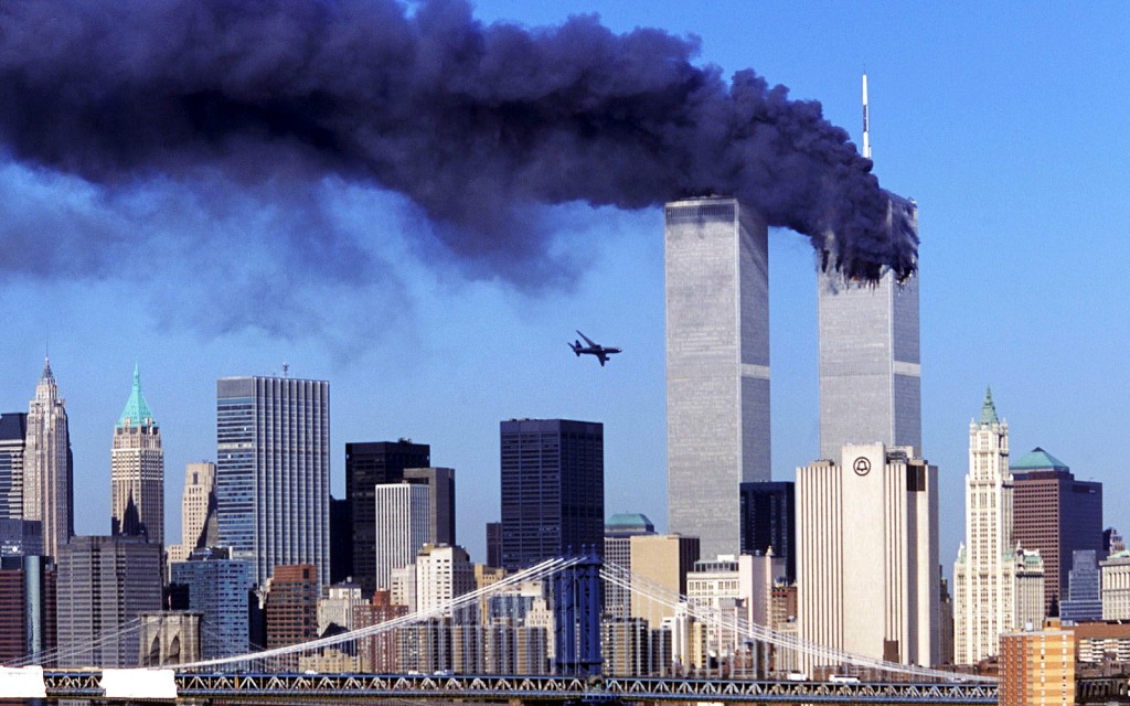 Drugi samolot leci w kierunku wieży południowej - 11 września 2001 roku