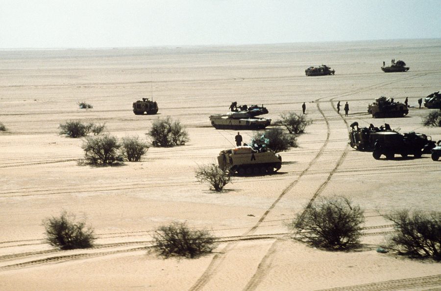 Amerykańskie czołgi M1A1 Abrams i transportery M113