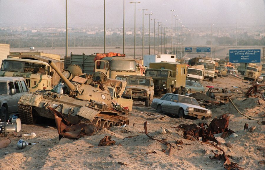 Autostrada Śmierci - zdjęcie z 1 marca 1991 roku (fot. Pascal Guyot)