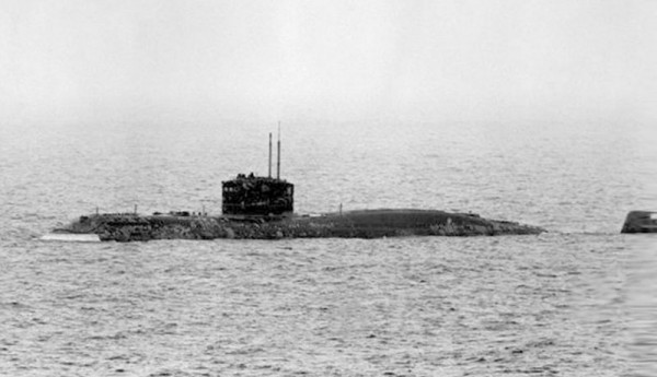 Okręt typu 690 podczas służby