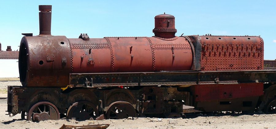 Cmentarzysko pociągów w Uyuni (fot. Martin St-Amant/Wikimedia Commons)