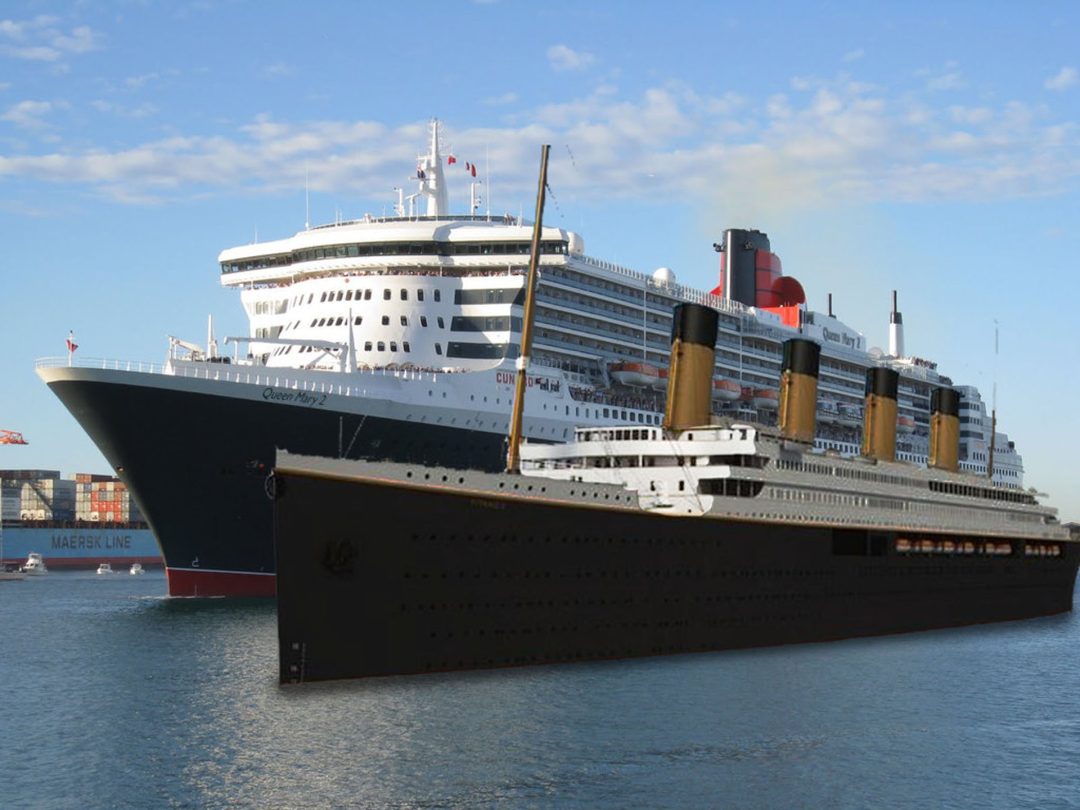 Model Titanica II obok współczesnego liniowca Queen Mary II