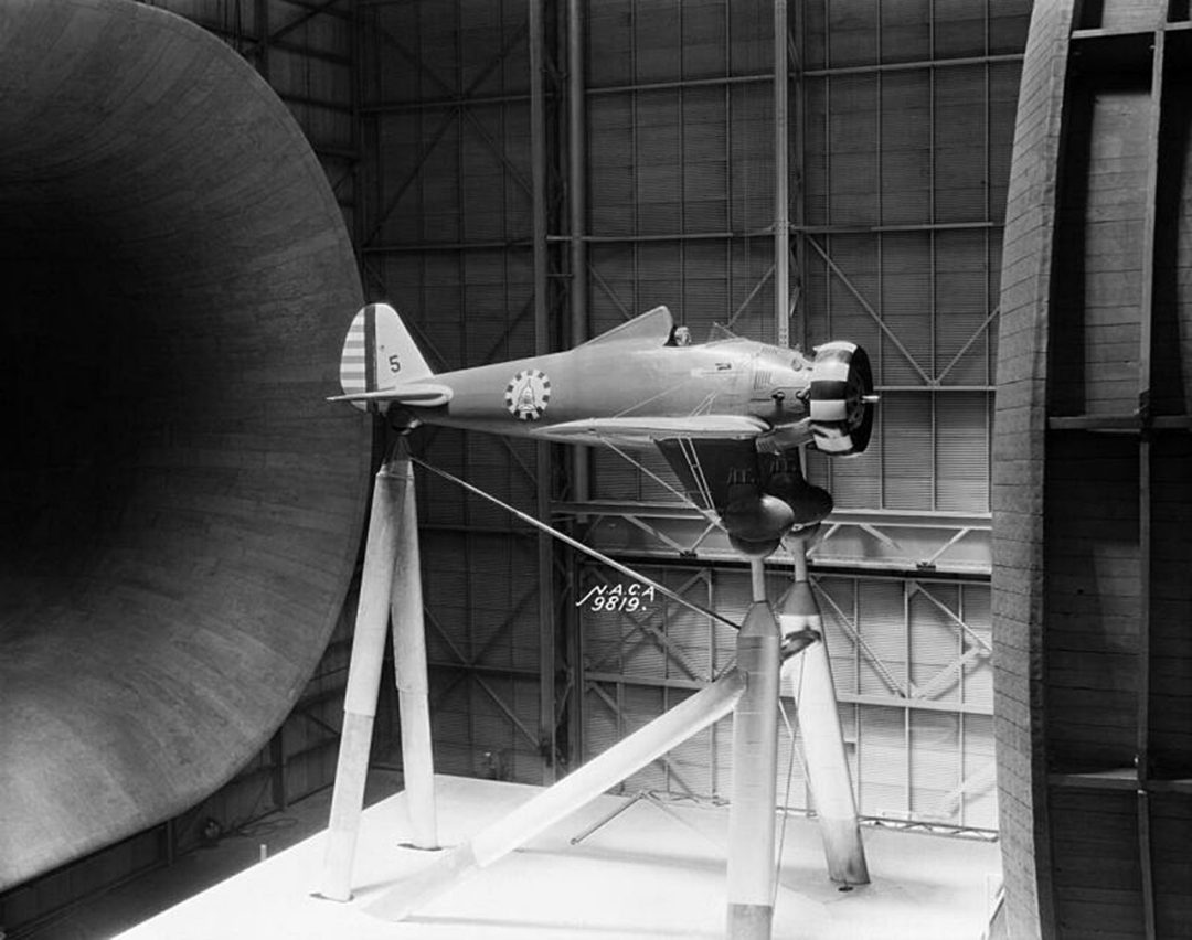 P-26 podczas testów w tunelu aerodynamicznym w Langley Field