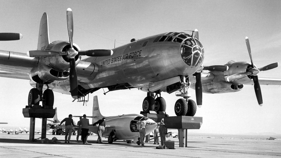 B-50 Superfortress wykorzystywany podczas prób Bell X-1, pierwszego samolotu który przekroczył barierę dźwięku