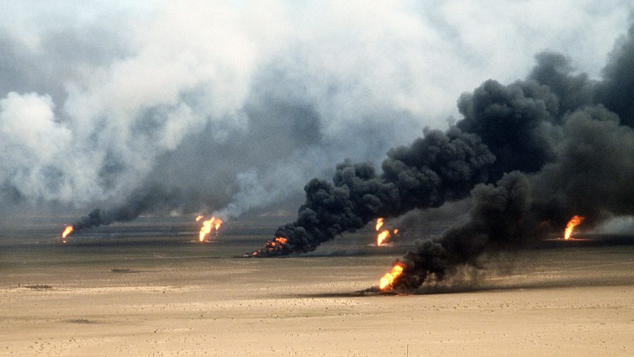 Płonące szyby naftowe w Kuwejcie w 1991 roku