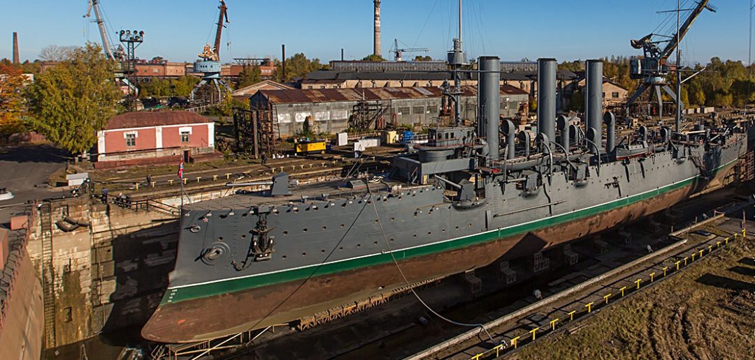 Krążownik Aurora - symbol rewolucji bolszewickiej