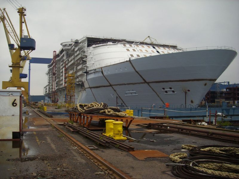 Oasis of the Seas podczas budowy (fot. Wikimedia Commons)