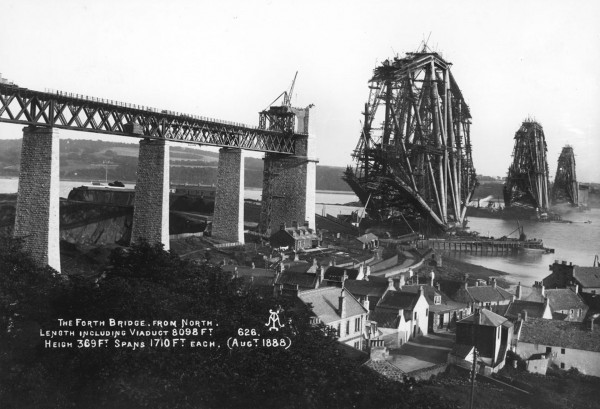 Forth Bridge podczas budowy