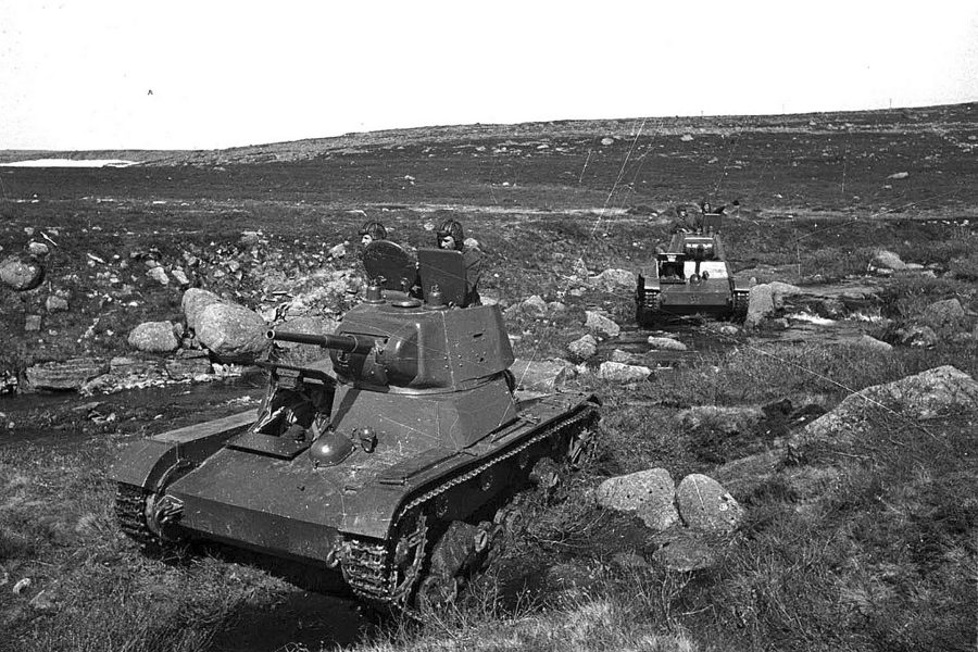 Podstawowymi radzieckimi czołgami były T-26 i BT-7