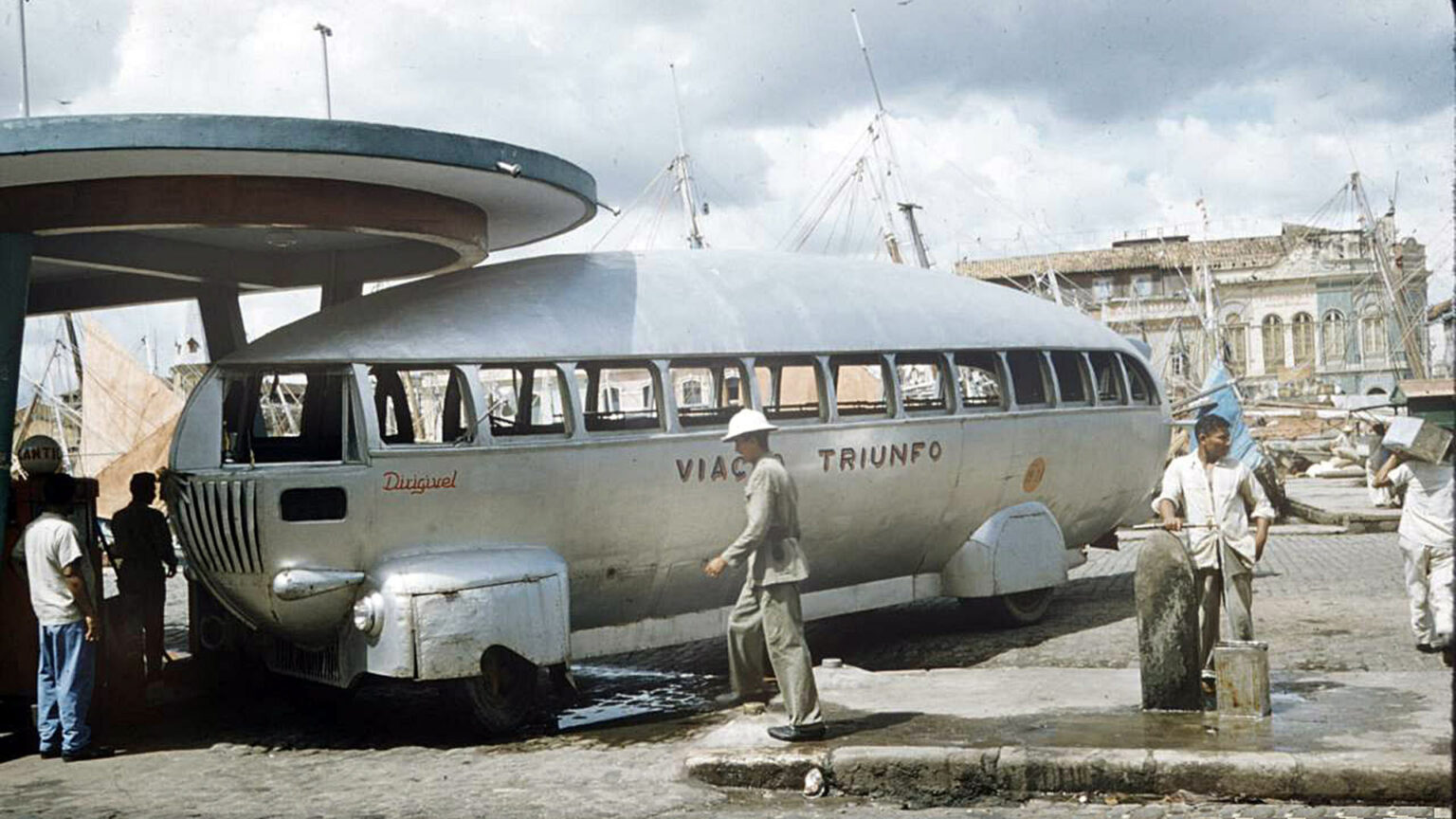 Zeppelin Bus