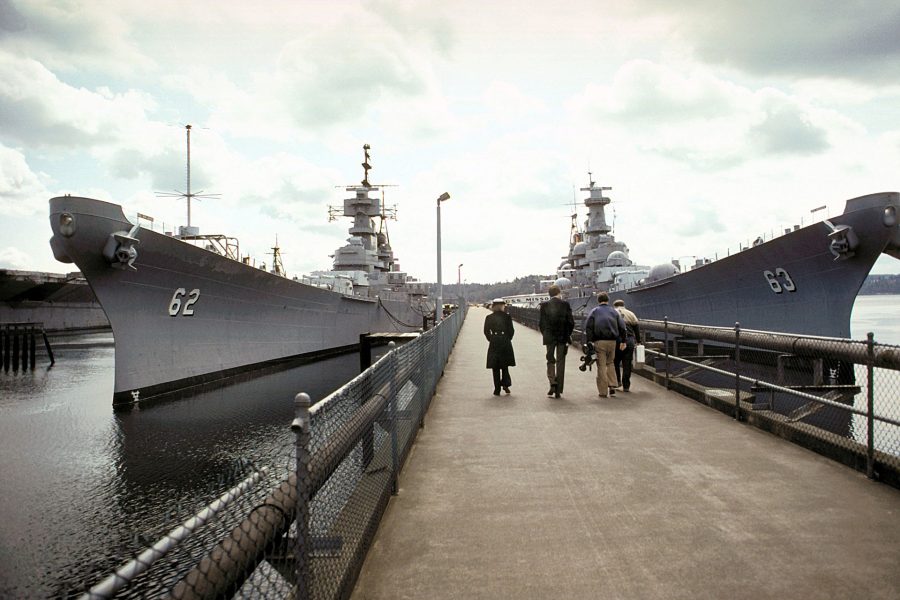 Pancerniki USS New Jersey i USS Missouri w rezerwie