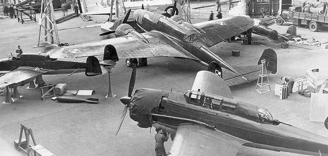 Polskie samoloty na Salonie Lotniczym w Paryżu w 1938 r. - zdjęcie