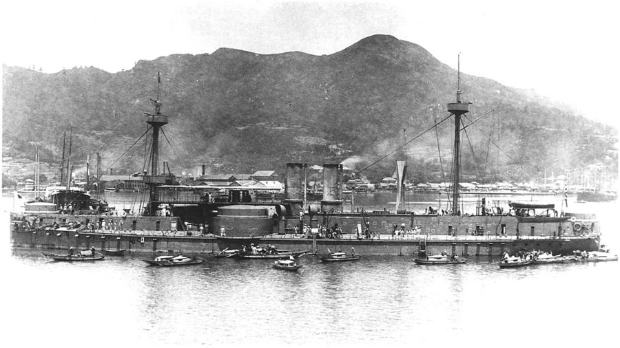 Pancernik Zhenyuan - siostrzany okręt Dingyuan