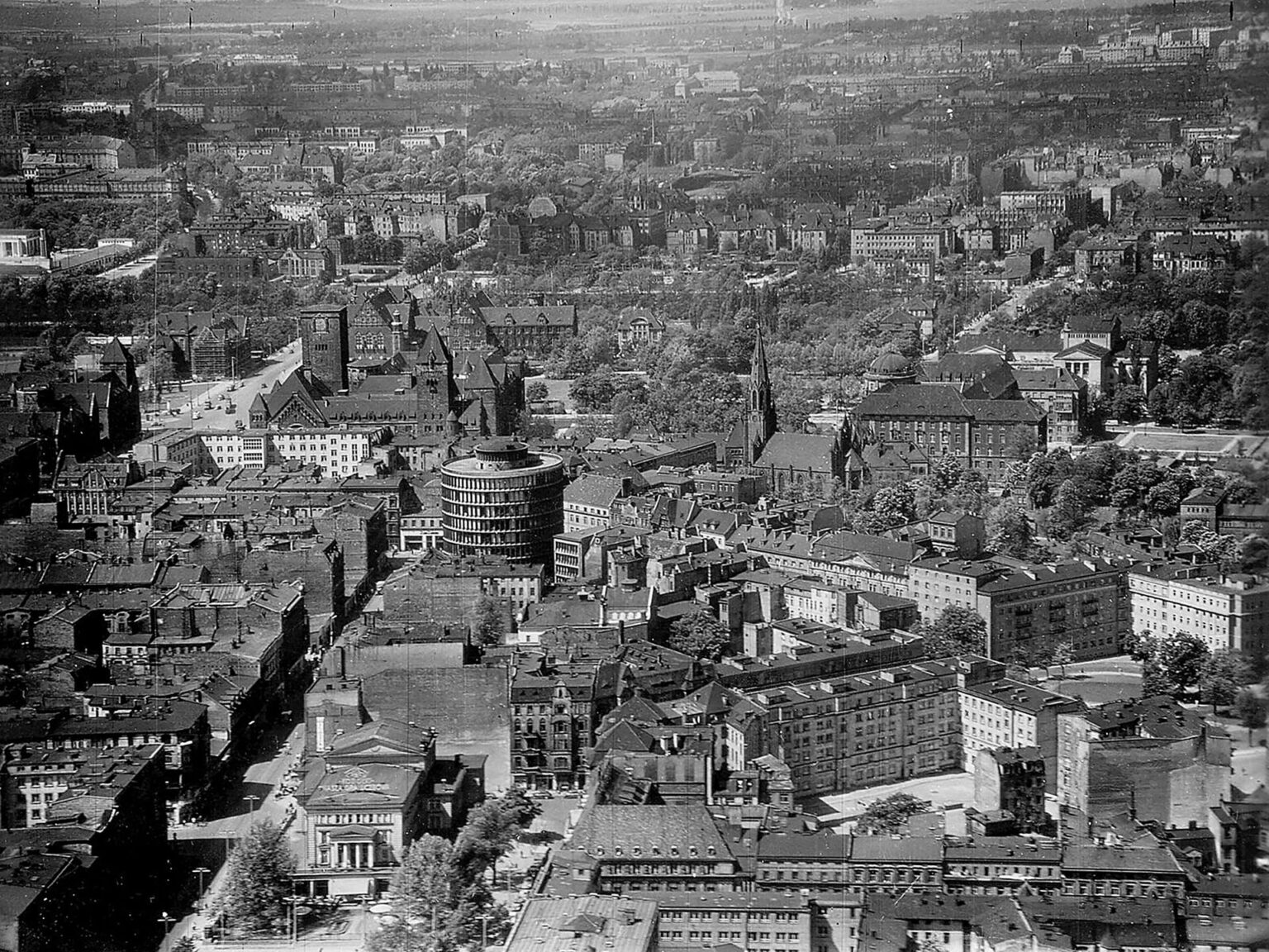 Panorama Poznania z przełomu lat 50 i 60. (fot. Grzegorz Isalski/Blizny Poznania)