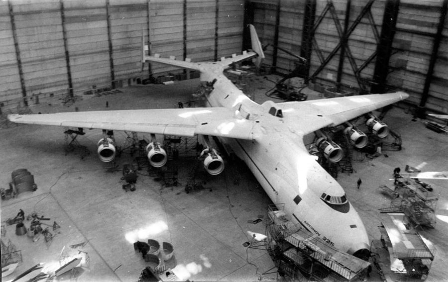 An-225 podczas budowy