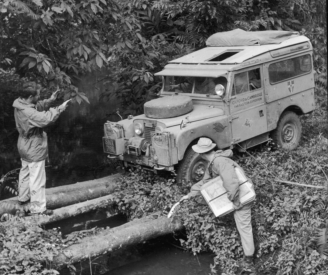 Land Rovery idealnie nadawały się do ekspedycji w trudnym terenie