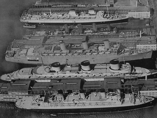 Liniowce Rex, Aquitania, Queen Mary, Normandie i Ile de France w Nowym Jorku w 1939 roku