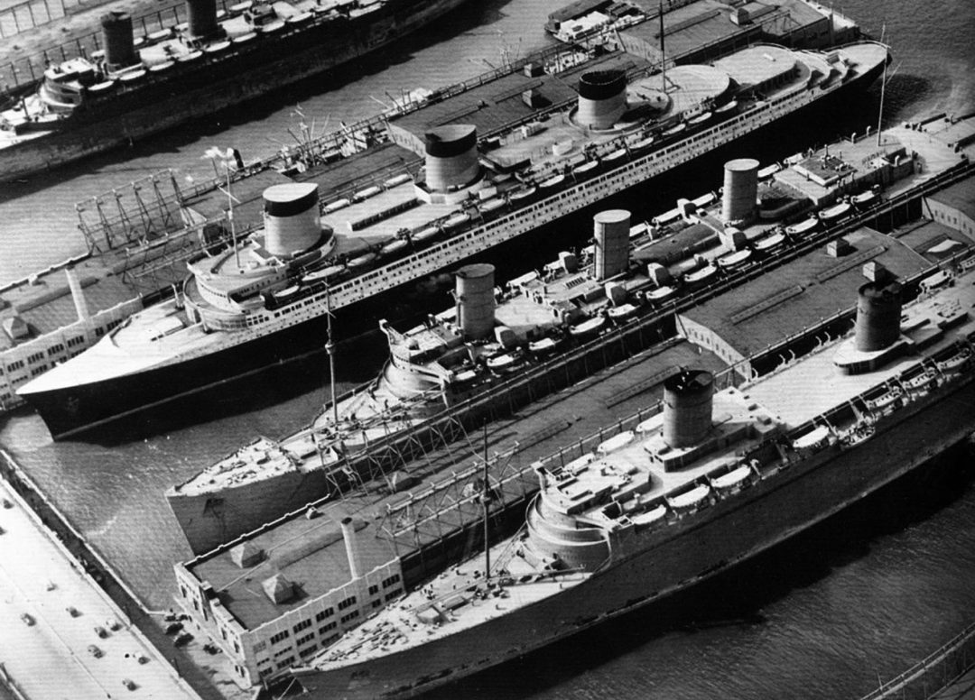 Wszystkie wielkie liniowce lat 30. razem w Nowym Jorku w 1940 roku - Mauretania, Normandie, Queen Mary i Queen Elizabeth