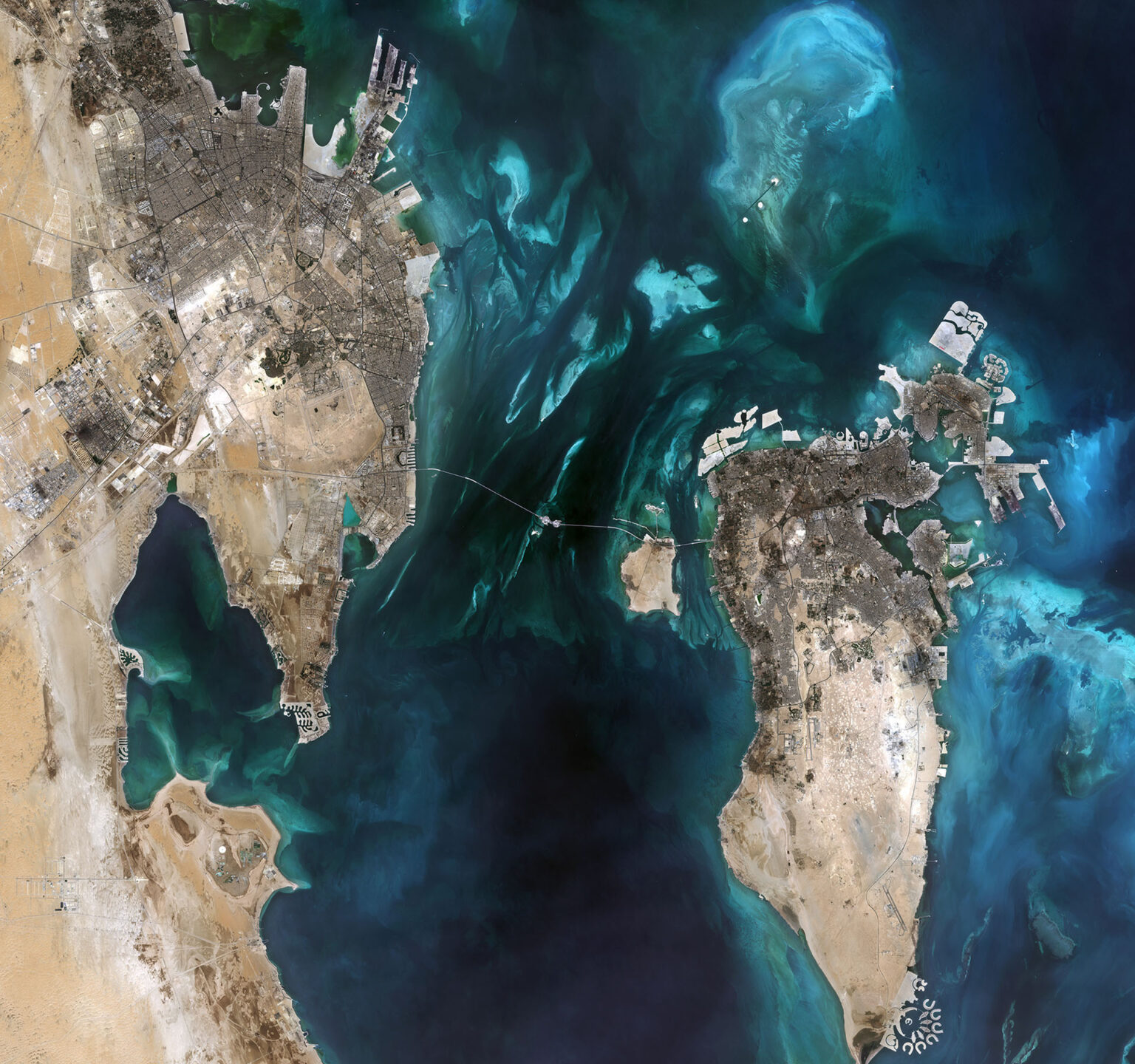 Południowo-zachodnia część Zatoki Perskiej - w szczególności widać Bahrajn i wschodnie wybrzeże Arabii Saudyjskiej (fot. ESA)