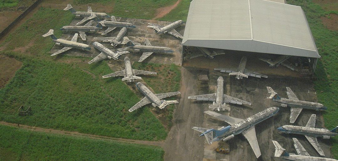 Wraki samolotów na lotnisku w Benin City