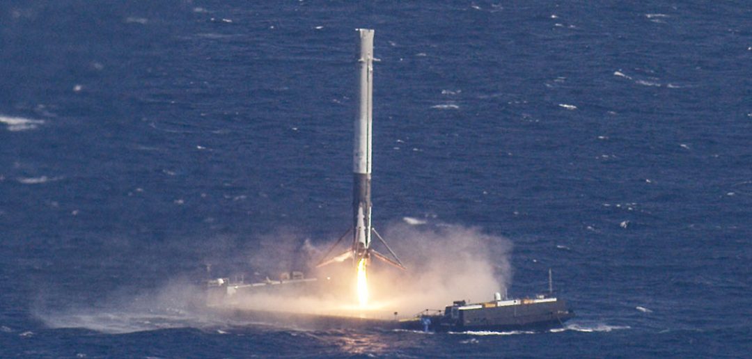Udane lądowanie rakiety SpaceX Falcon 9 na morzu