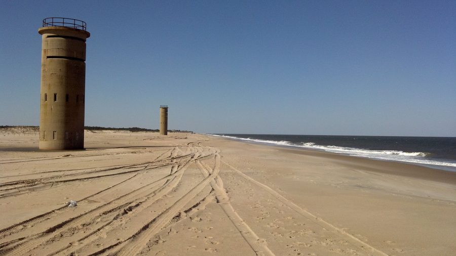 Wieże obserwacyjne na plażach Delaware (fot. Kej605/Wikimedia Commons)