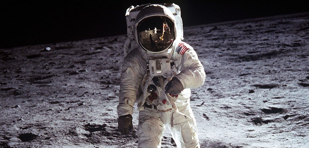 Pierwsze lądowanie na księżycu - Apollo 11