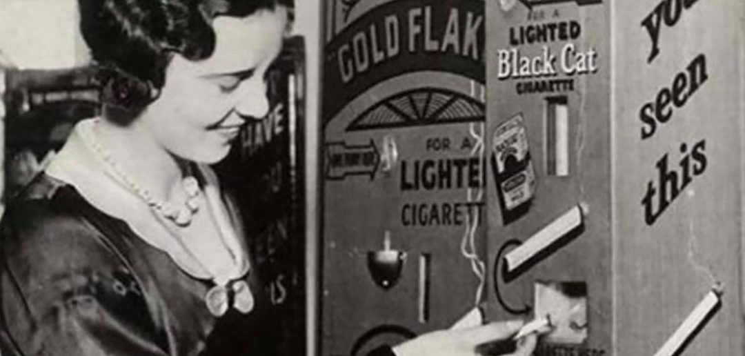 Automat do sprzedaży zapalonych papierosów - zdjęcie