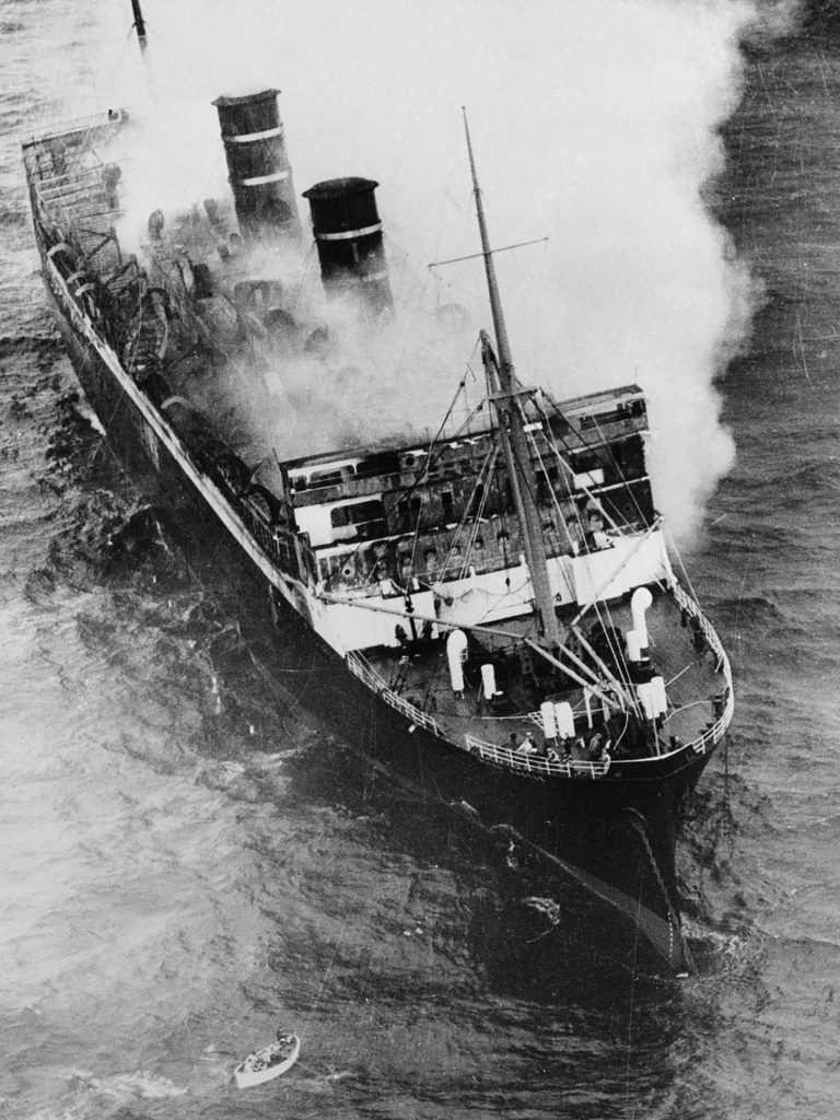 SS Morro Castle ogarnięty płomieniami