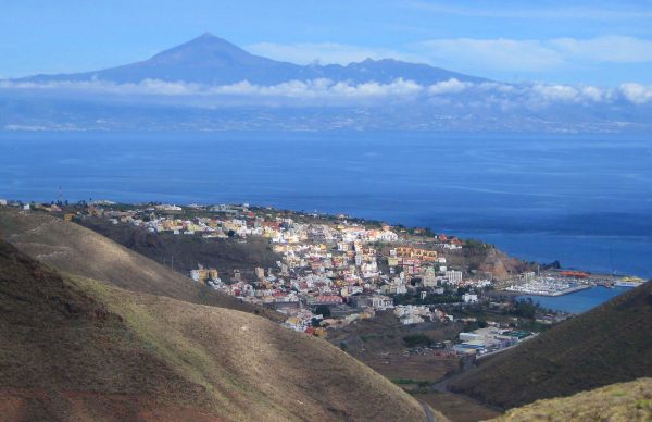 San Sebastian de La Gomera - na horyzoncie widać Teneryfę (fot. A. Stephan)
