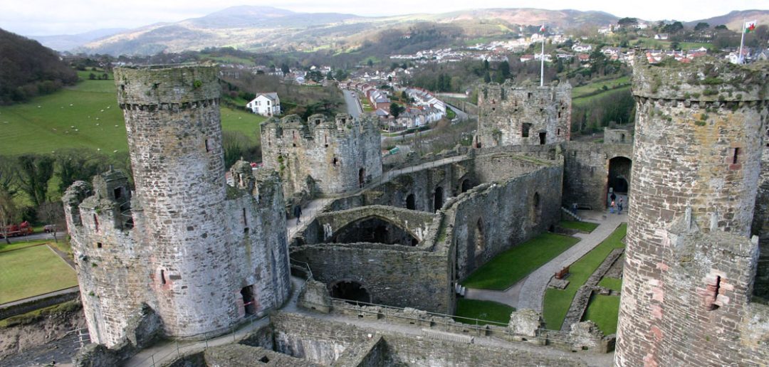 Średniowieczny zamek Conwy w Walii