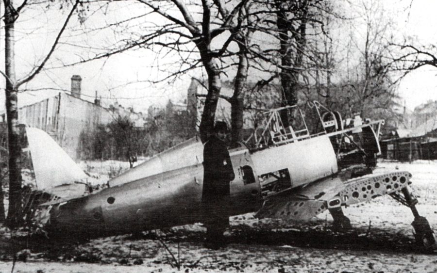 Wrak jednego z prototypów PZL.50 Jastrząb w Warszawie