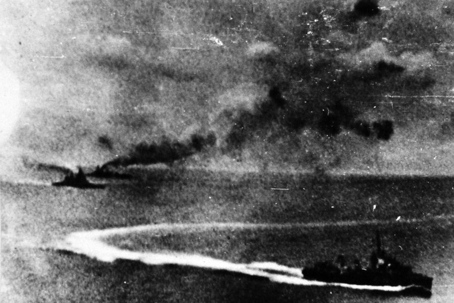 HMS Prince of Wales i HMS Repulse podczas ataku japońskiego lotnictwa