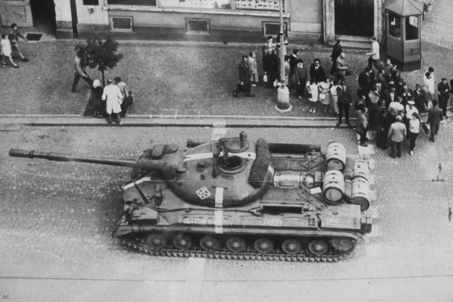 T-10 podczas interwencji w Czechosłowacji w 1968 roku
