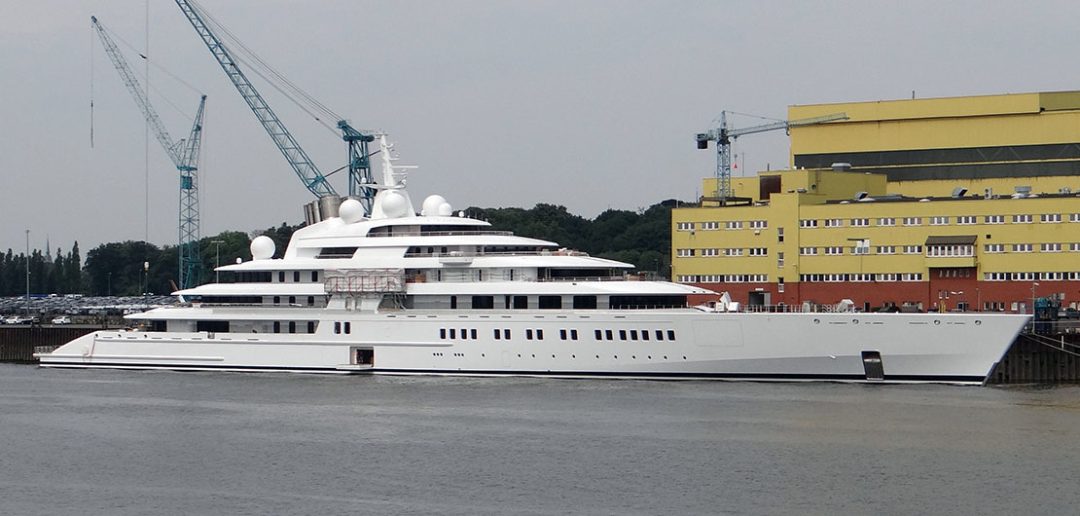 Azzam - największy prywatny jacht na świecie