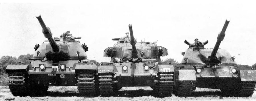 Ciekawe zdjęcie przedstawiające czołg ciężki FV 214 Conqueror (po lewej), A41 Centurion Mk 7 (w środku) i FV 4201 Chieftain (po prawej)