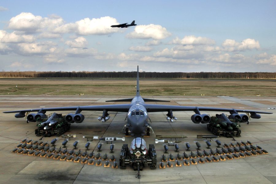 Pokaźny arsenał B-52 Stratofortress (fot. Robert J. Horstman)