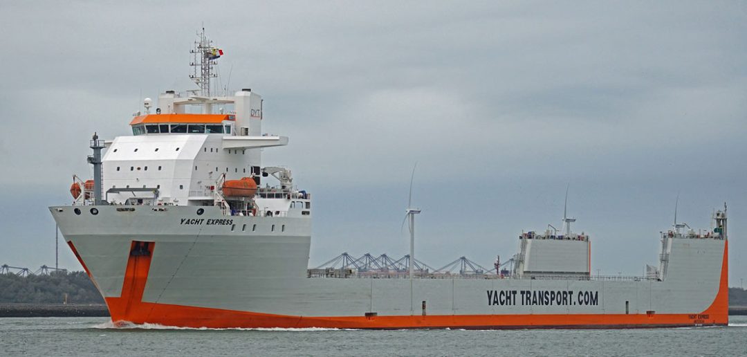 Yacht Express - statek do transportu jachtów