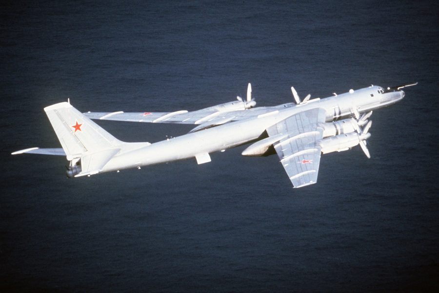 Tu-142