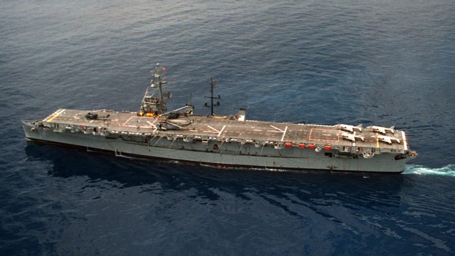 Lekki lotniskowiec Dédalo (fot. US Navy)