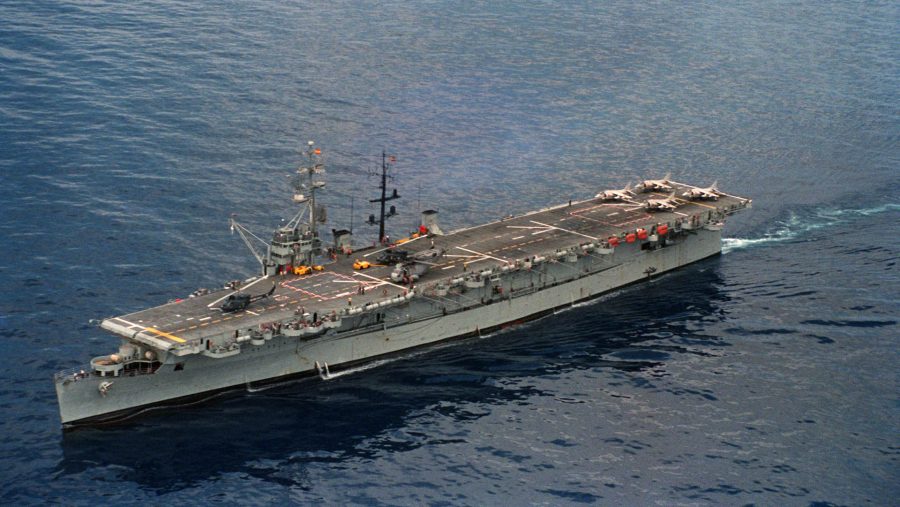 Lekki lotniskowiec Dédalo (fot. US Navy)