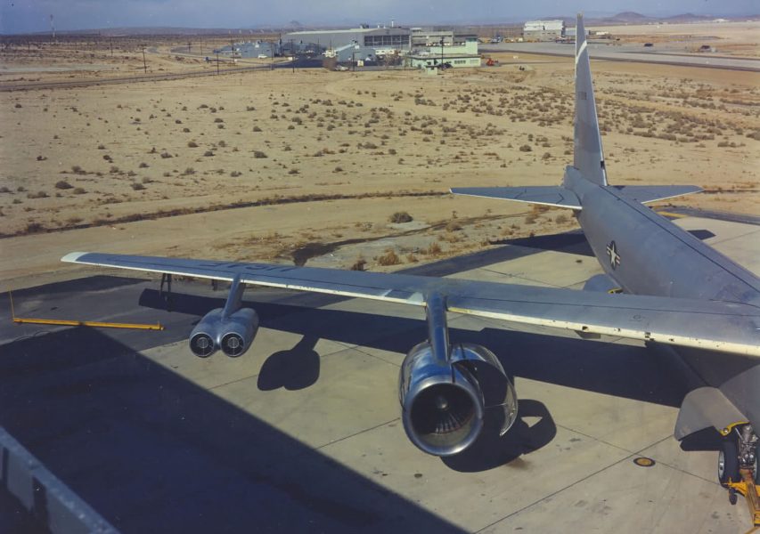 B-52 podczas testów silnika General Electric CF6-50
