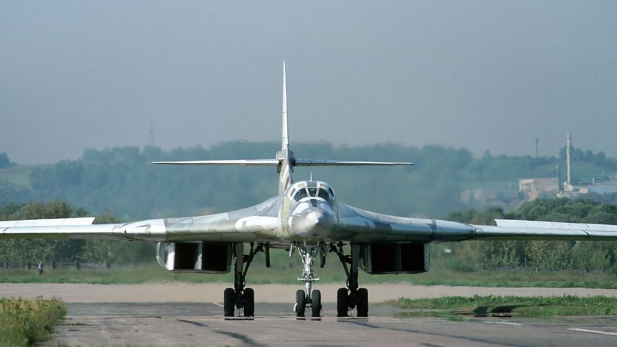 Tupolew Tu-160 (fot. Rob Schleiffert)