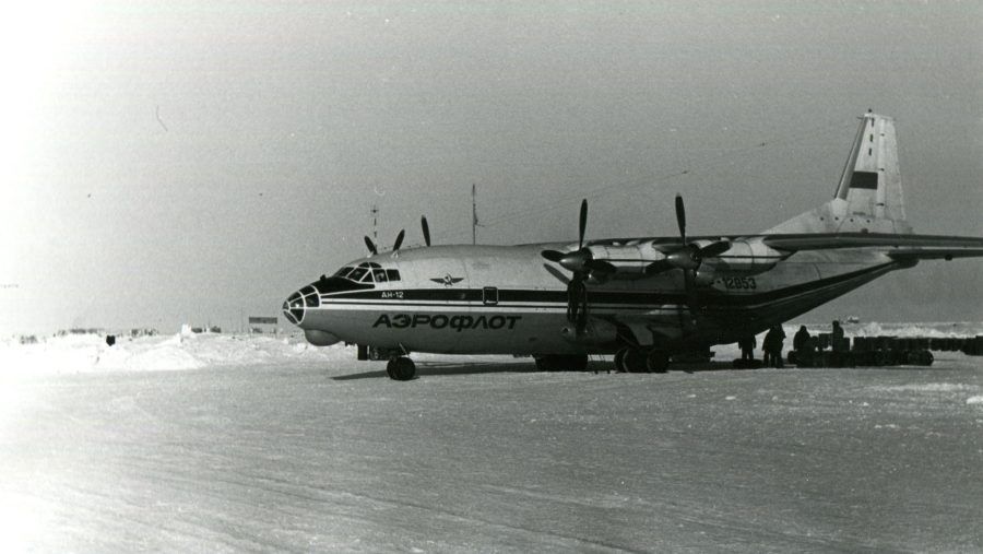 Antonow An-12