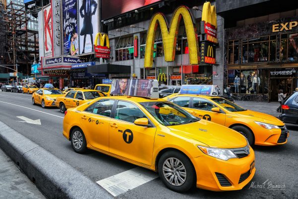 Nowojorskie taksówki współcześnie (fot. Michał Banach)