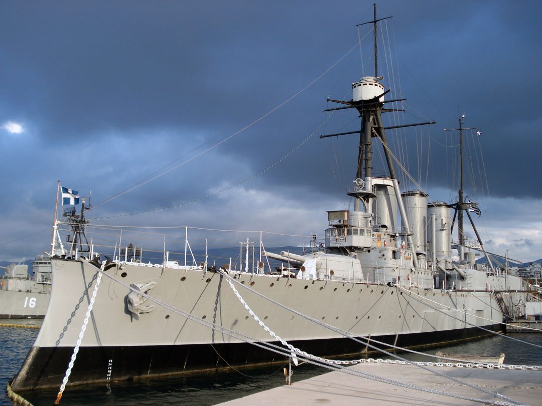 Krążownik Georgios Averof (fot. Pmoshs/Wikimedia Commons)