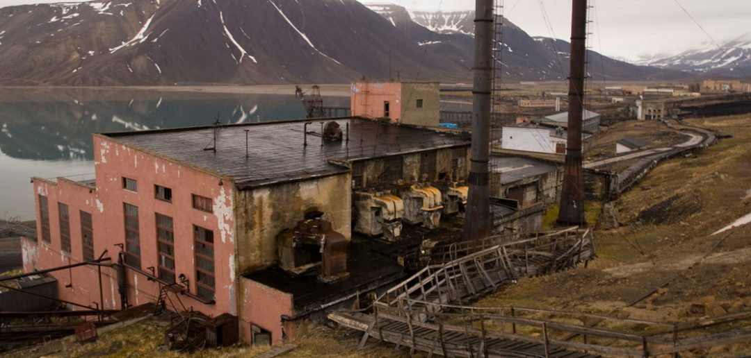 Pyramiden - prawie opuszczona rosyjska osada górnicza w Norwegii